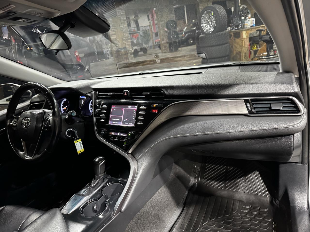 Toyota Camry XLE Auto (Natl) 2019