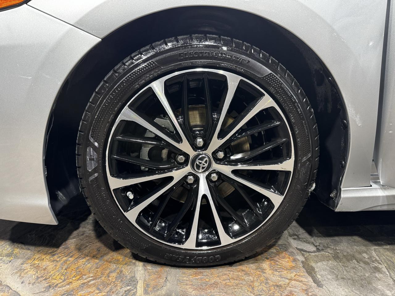 Toyota Camry XLE Auto (Natl) 2019