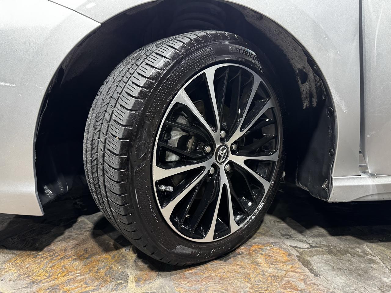 Toyota Camry XLE Auto (Natl) 2019