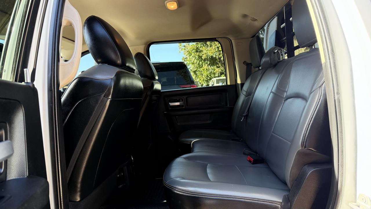 RAM 3500 Chassis Cab Tradesman 4WD Crew Cab 60" CA 172.4" WB 2019