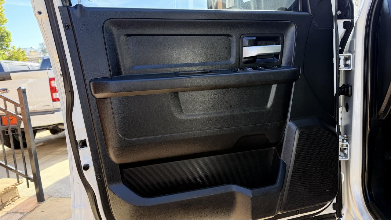 RAM 3500 Chassis Cab Tradesman 4WD Crew Cab 60" CA 172.4" WB 2019