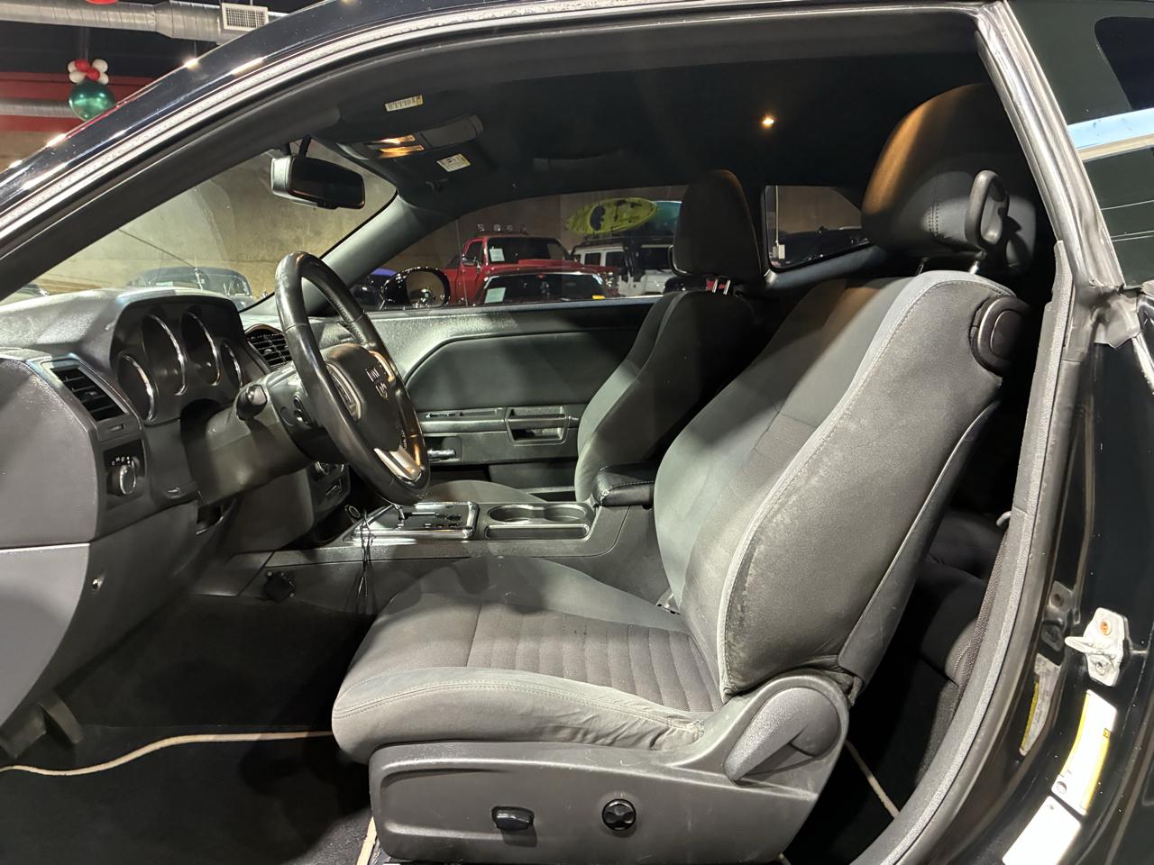 Dodge Challenger 2dr Cpe SXT 2012