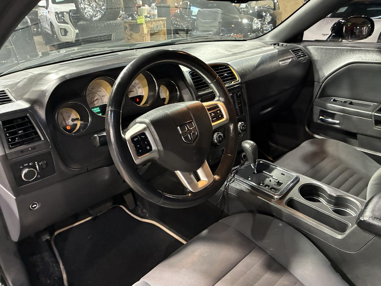 Dodge Challenger 2dr Cpe SXT 2012