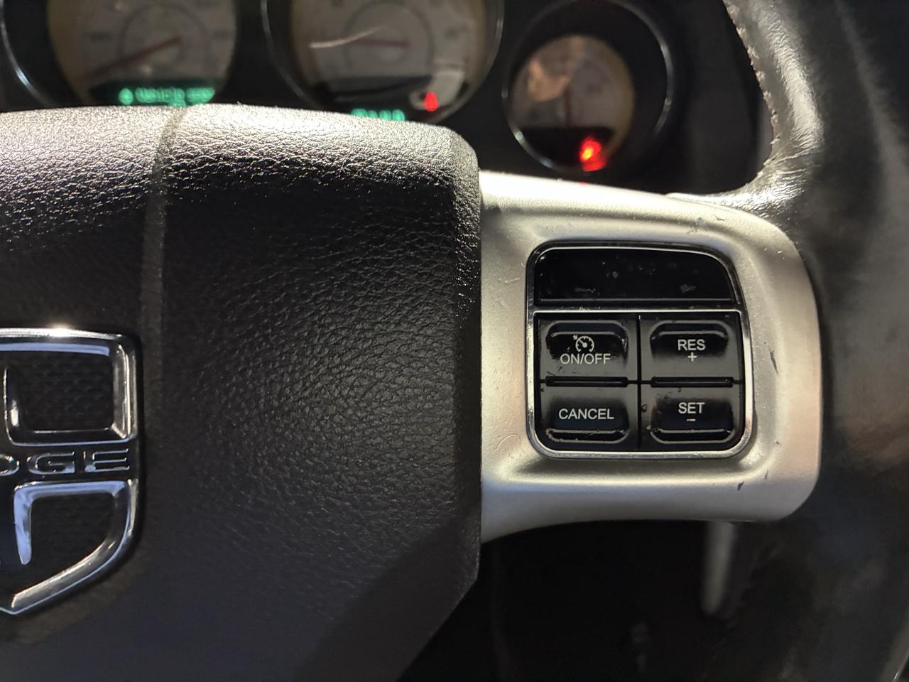 Dodge Challenger 2dr Cpe SXT 2012