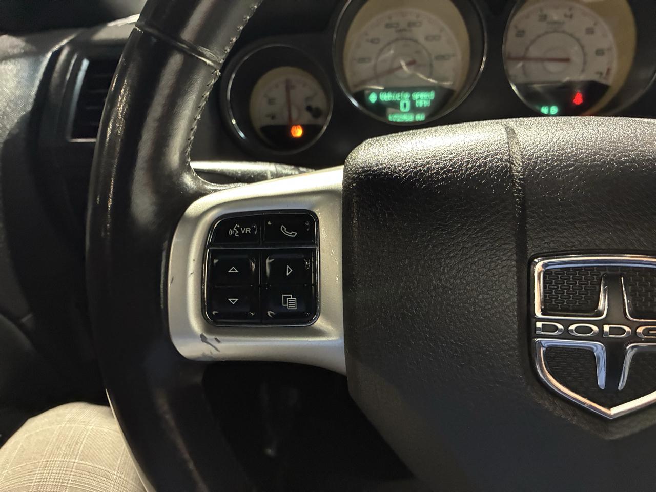 Dodge Challenger 2dr Cpe SXT 2012