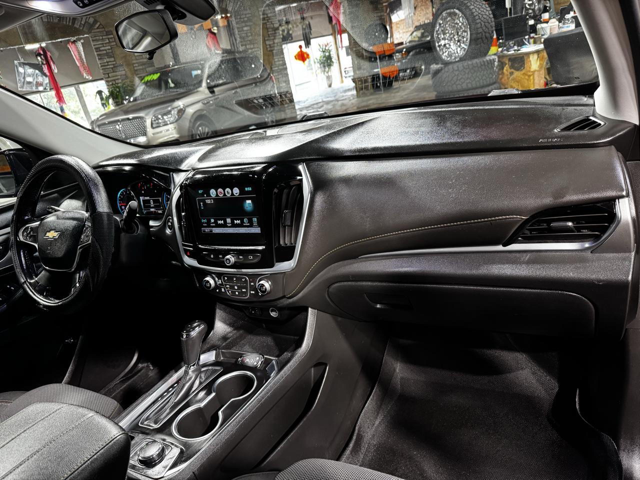 Chevrolet Traverse FWD 4dr LT Cloth w/1LT 2019