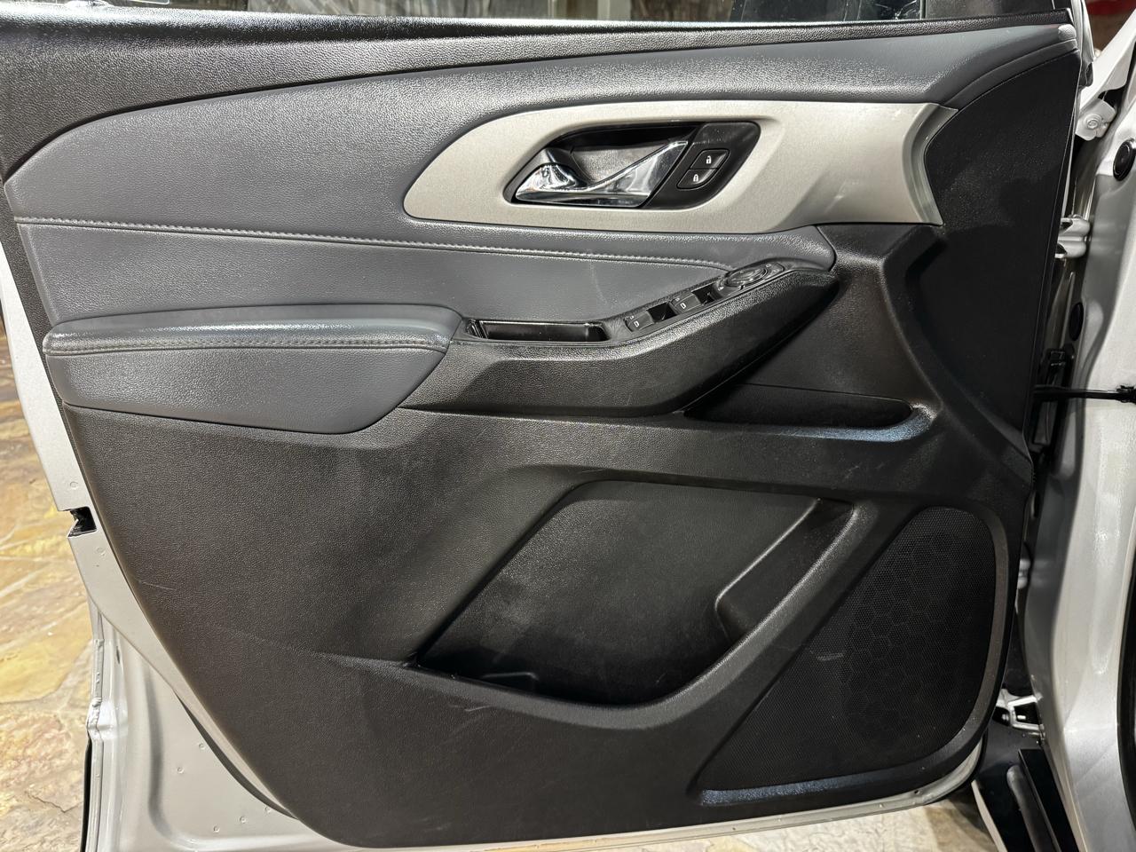 Chevrolet Traverse FWD 4dr LT Cloth w/1LT 2020