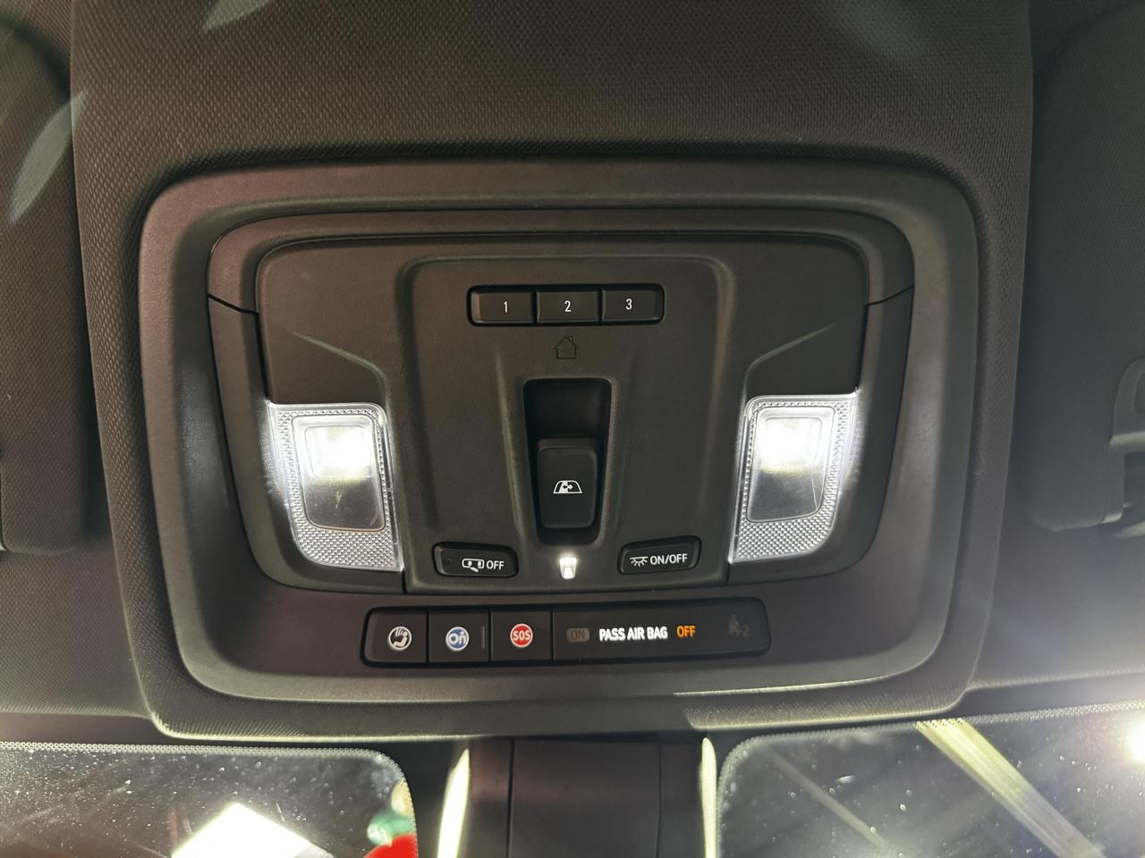 GMC Sierra 1500 4WD Crew Cab 147" AT4 2020