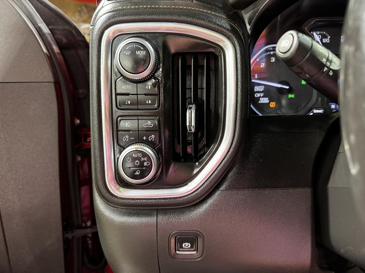GMC Sierra 1500 4WD Crew Cab 147" AT4 2020