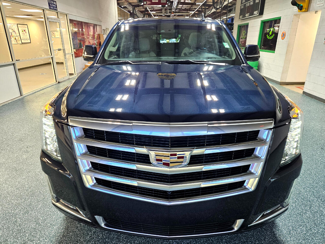 2018 Cadillac Escalade ESV Luxury photo 4