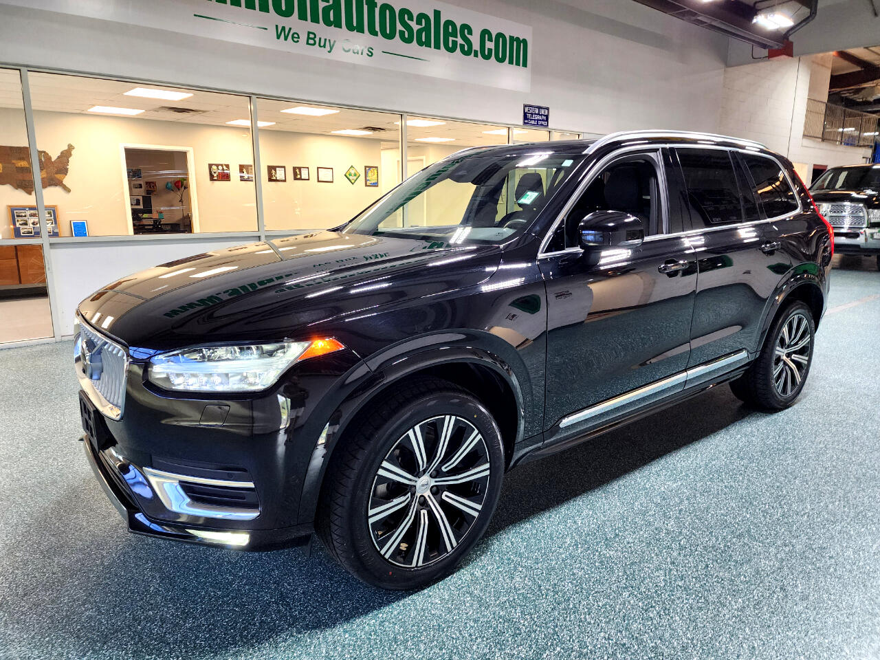 2023 Volvo XC90 AWD Plus photo 2