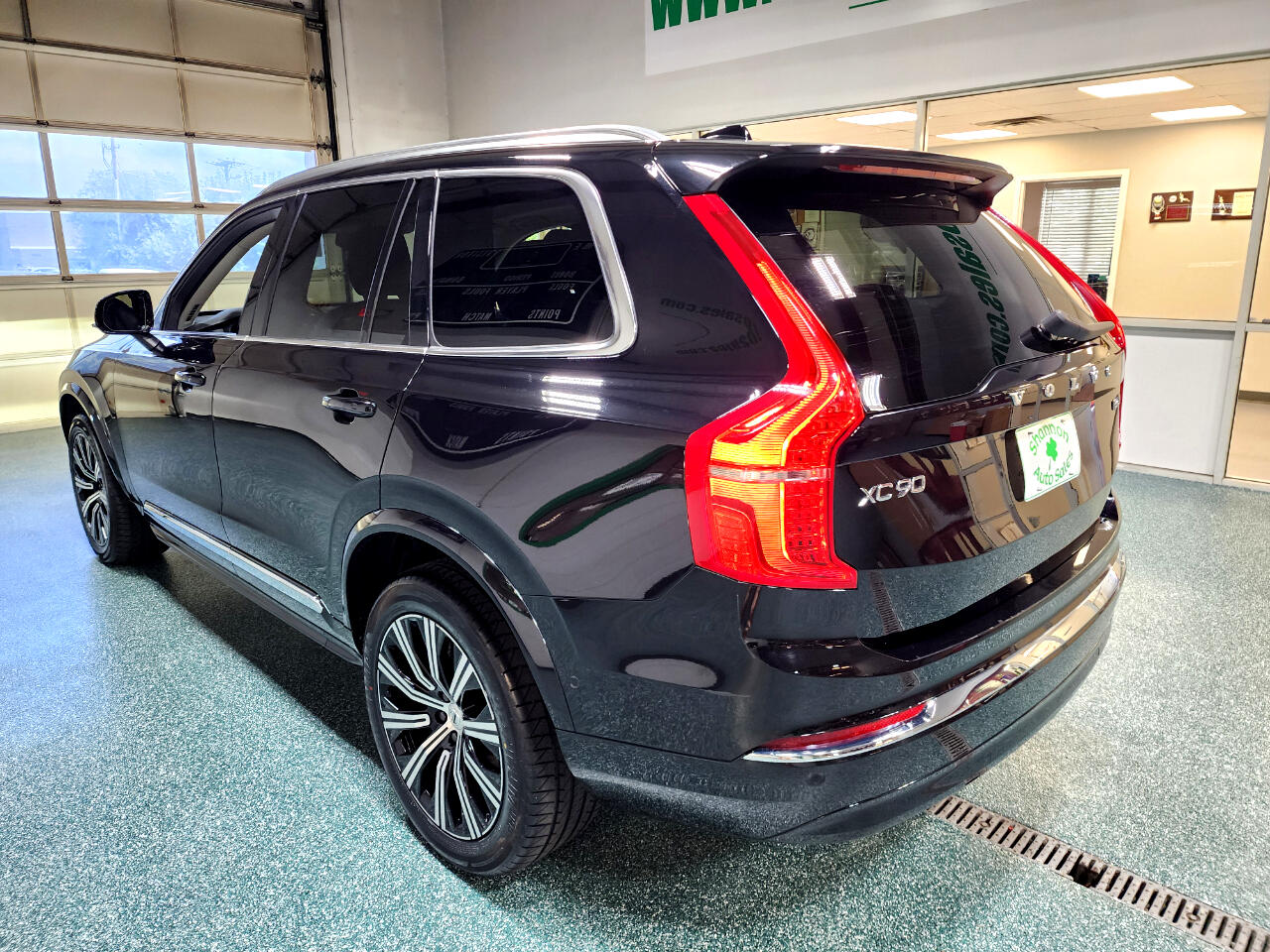 2023 Volvo XC90 AWD Plus photo 8