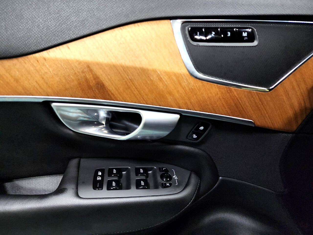 2023 Volvo XC90 AWD Plus photo 15