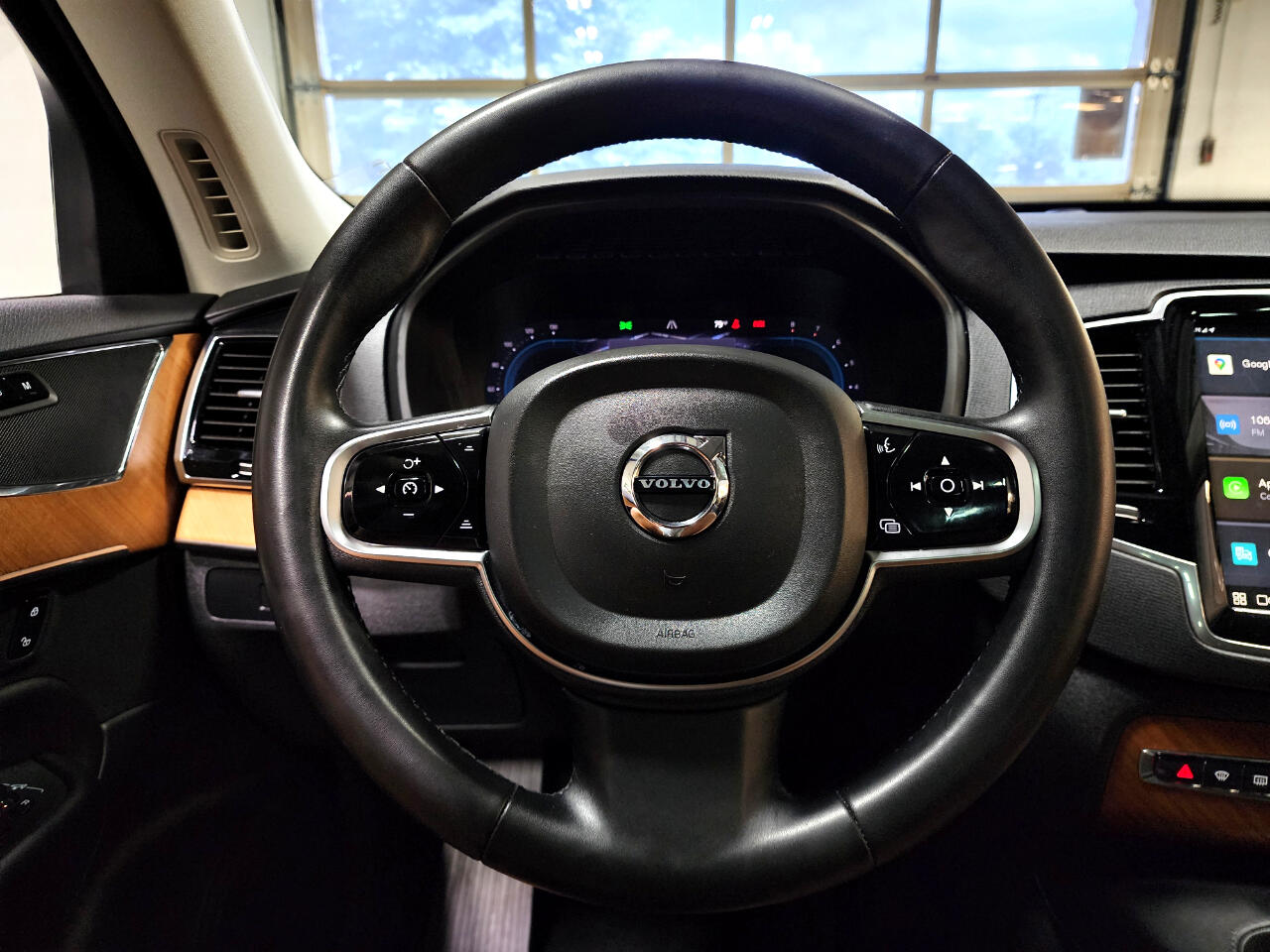2023 Volvo XC90 AWD Plus photo 25