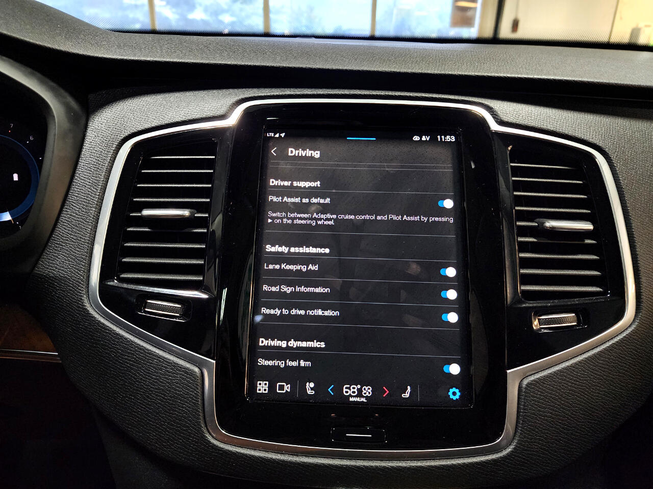 2023 Volvo XC90 AWD Plus photo 33