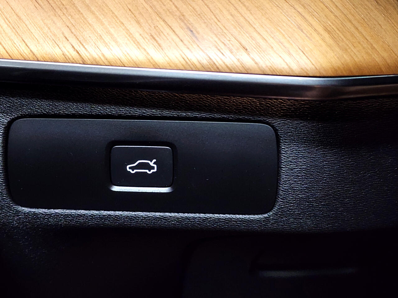 2023 Volvo XC90 AWD Plus photo 36