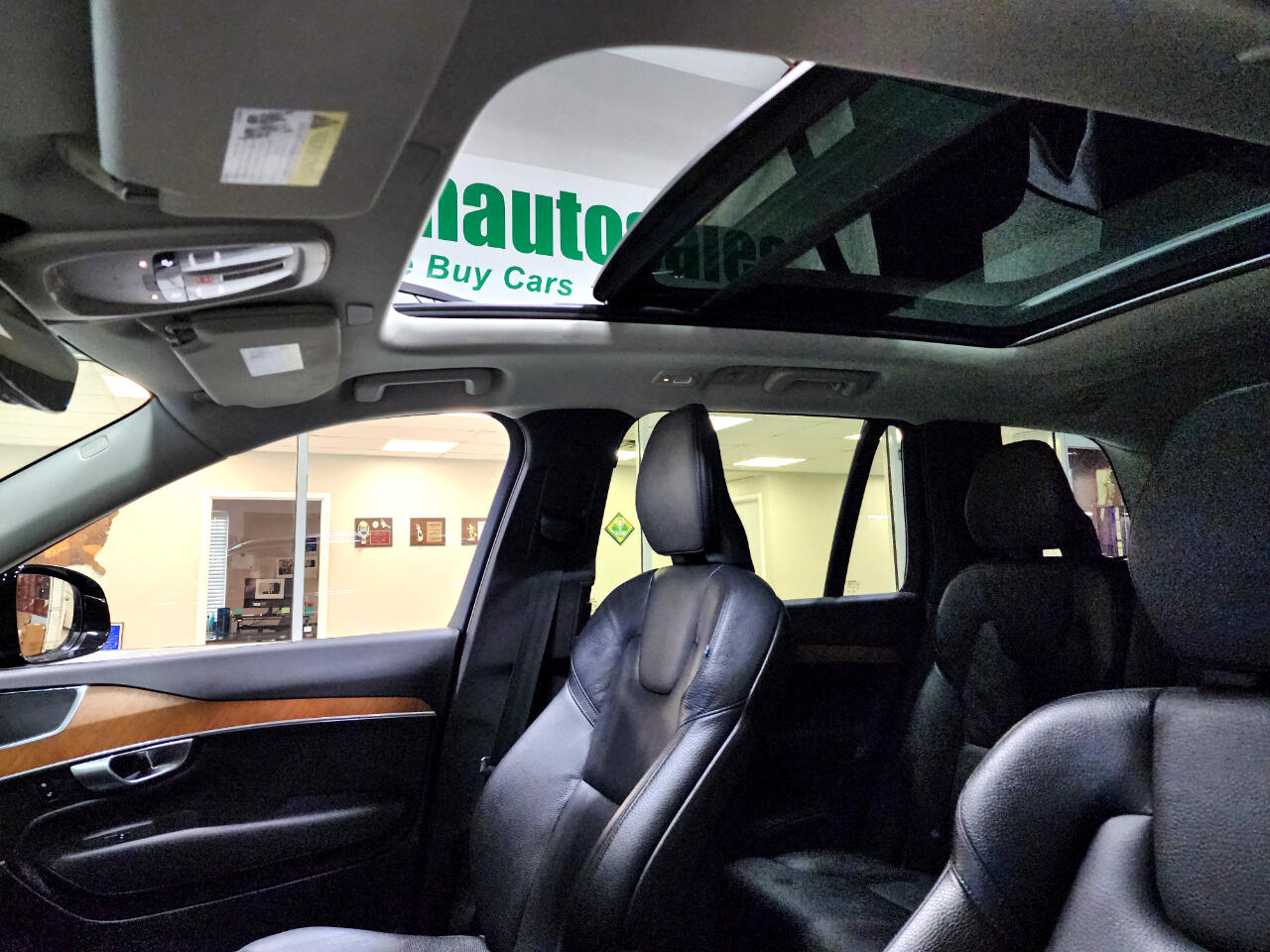 2023 Volvo XC90 AWD Plus photo 37