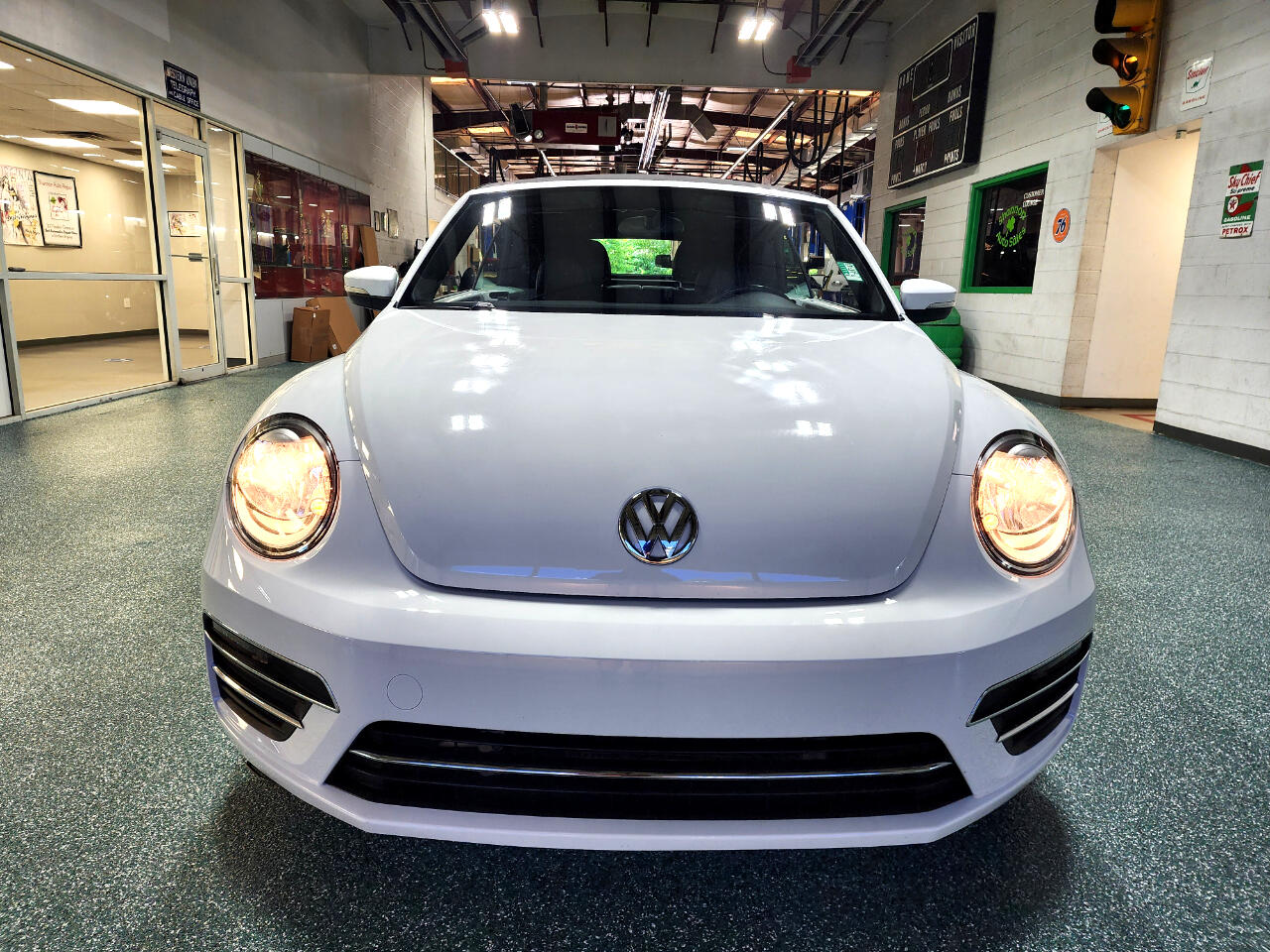 2018 Volkswagen Beetle Convertible Coast photo 2