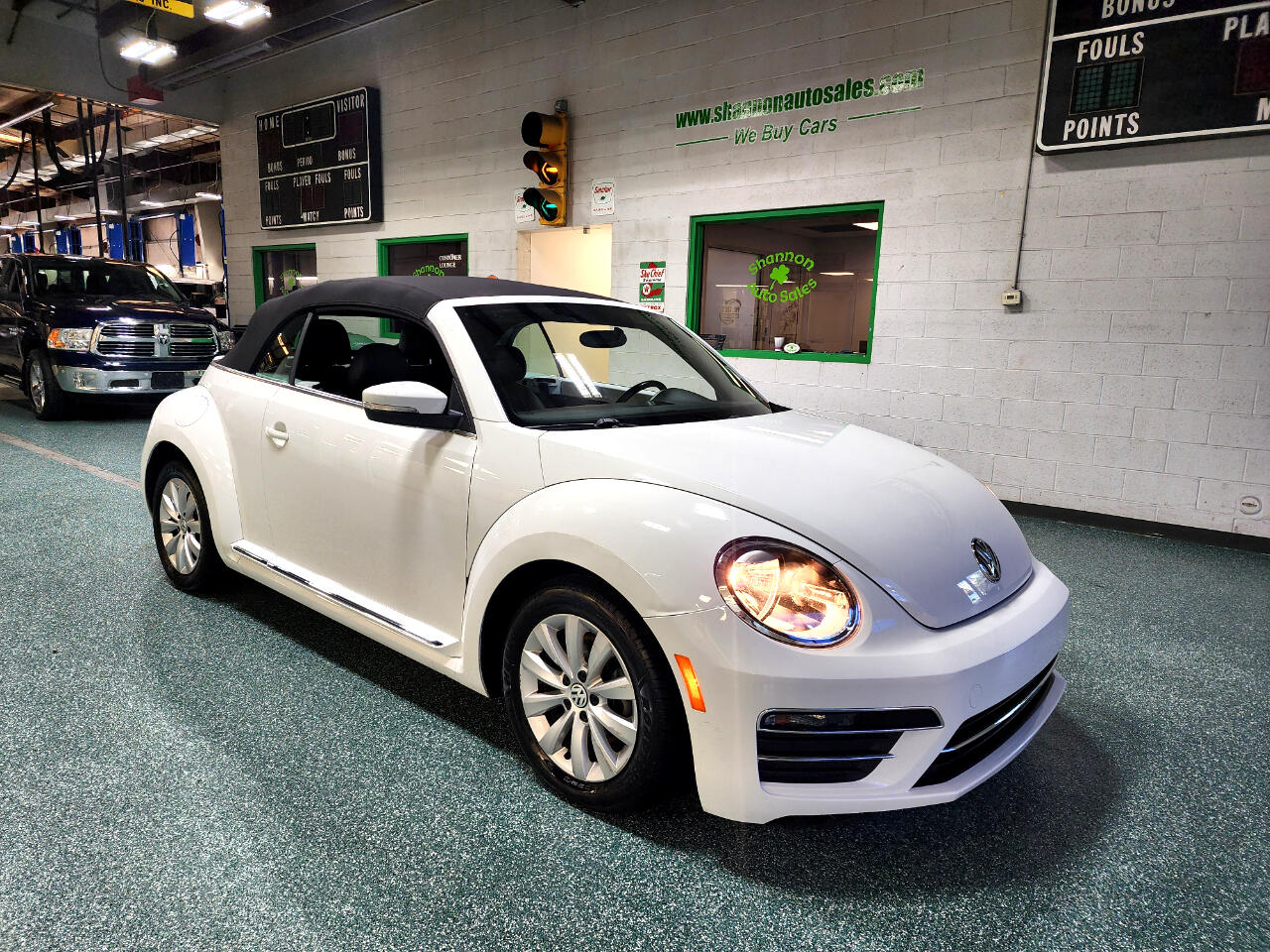 2018 Volkswagen Beetle Convertible Coast photo 3