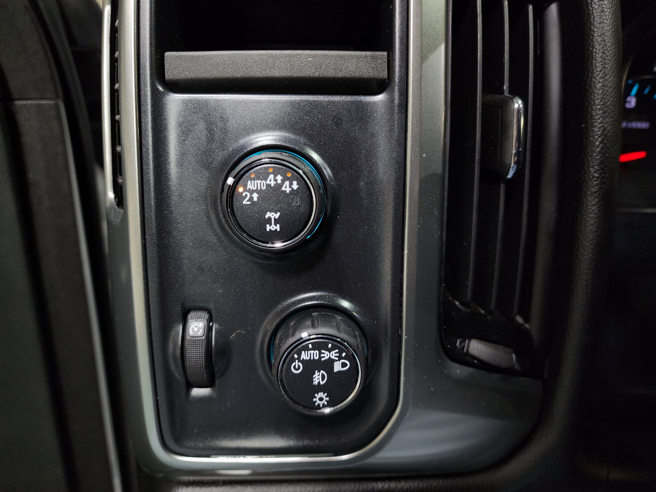 Chevrolet Silverado 1500 4WD Double Cab 143.5" LT w/2LT 2018 Chevrolet Silverado 1500 4WD Double Cab 143.5" LT w/2LT 2018