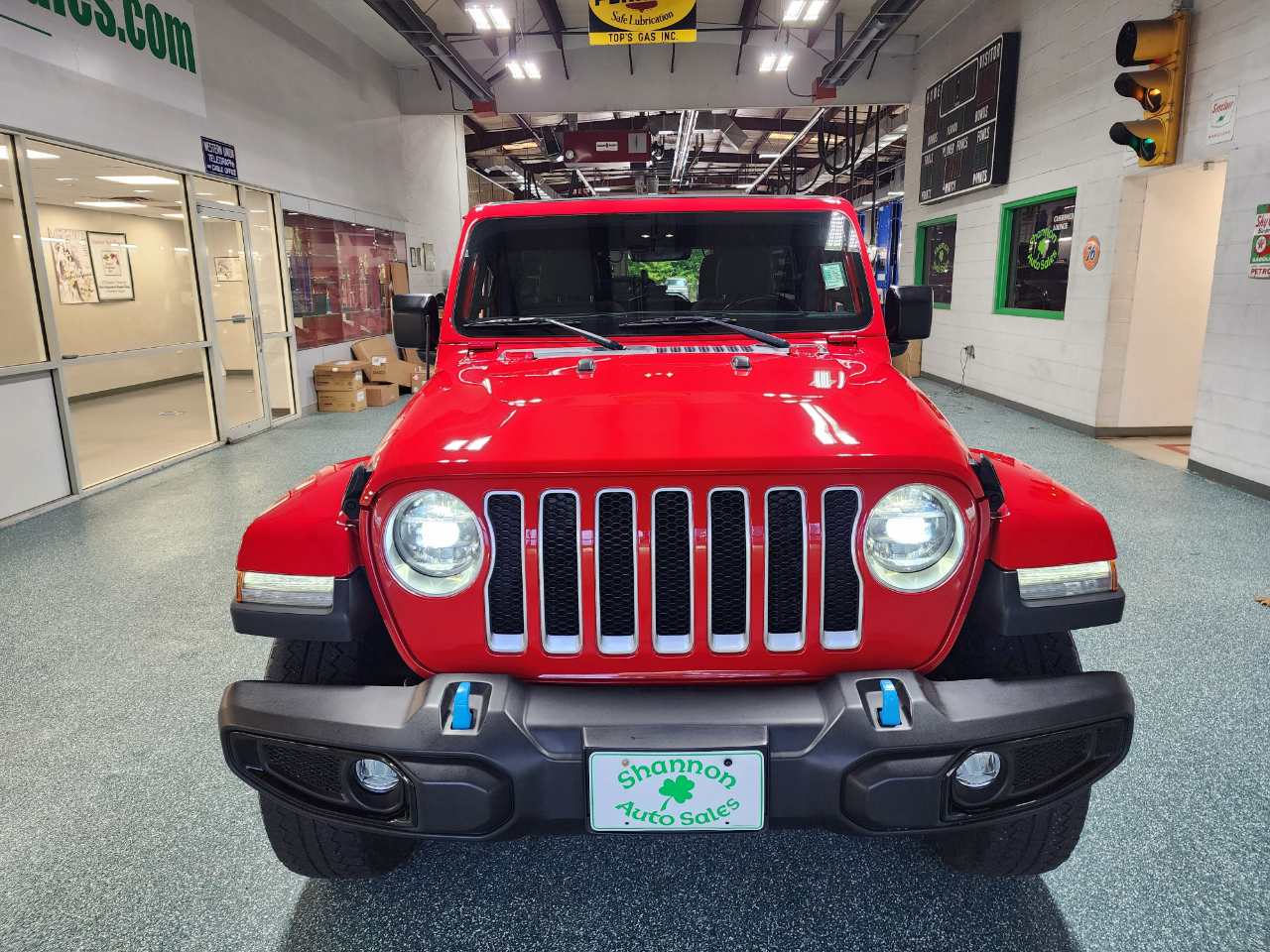 2020 Jeep Wrangler Unlimited Sahara photo 2
