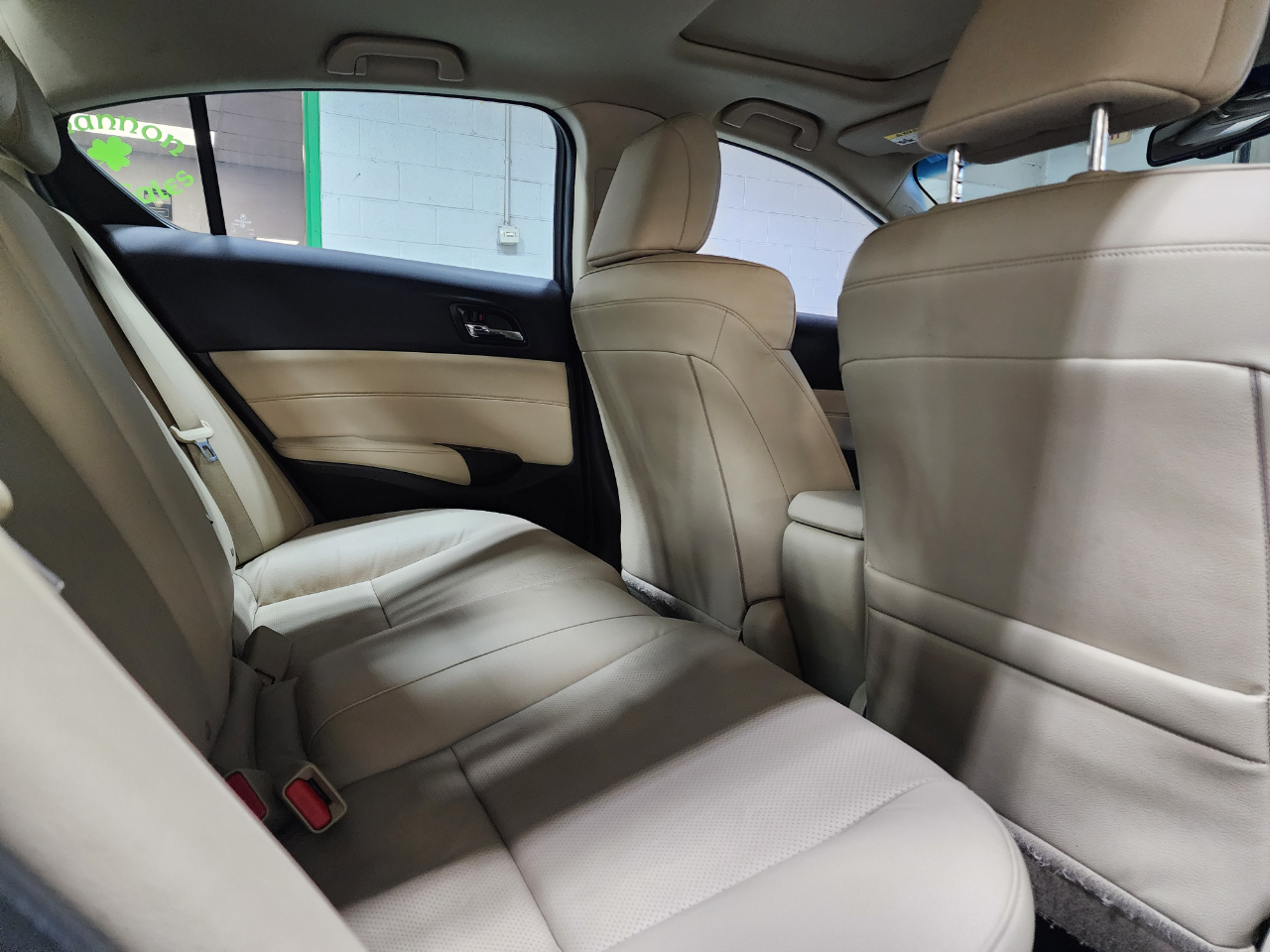 2015 Acura ILX 2.0L Premium photo 17