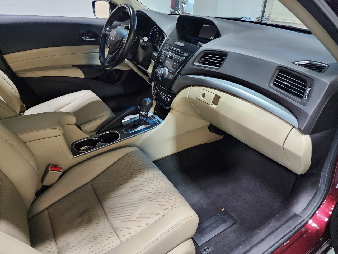 2015 Acura ILX 2.0L Premium photo 20
