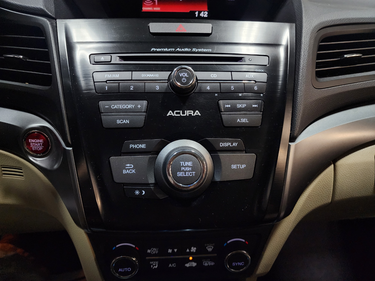 2015 Acura ILX 2.0L Premium photo 27