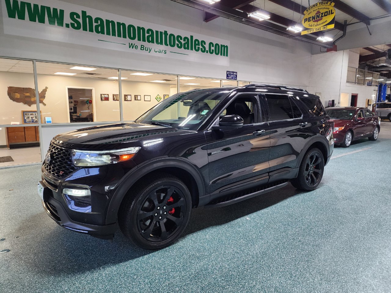 2020 Ford Explorer ST photo 2