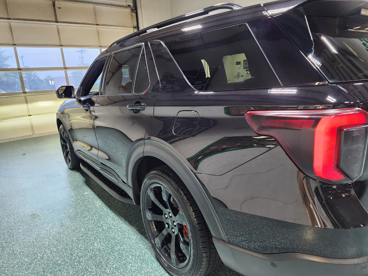 2020 Ford Explorer ST photo 10