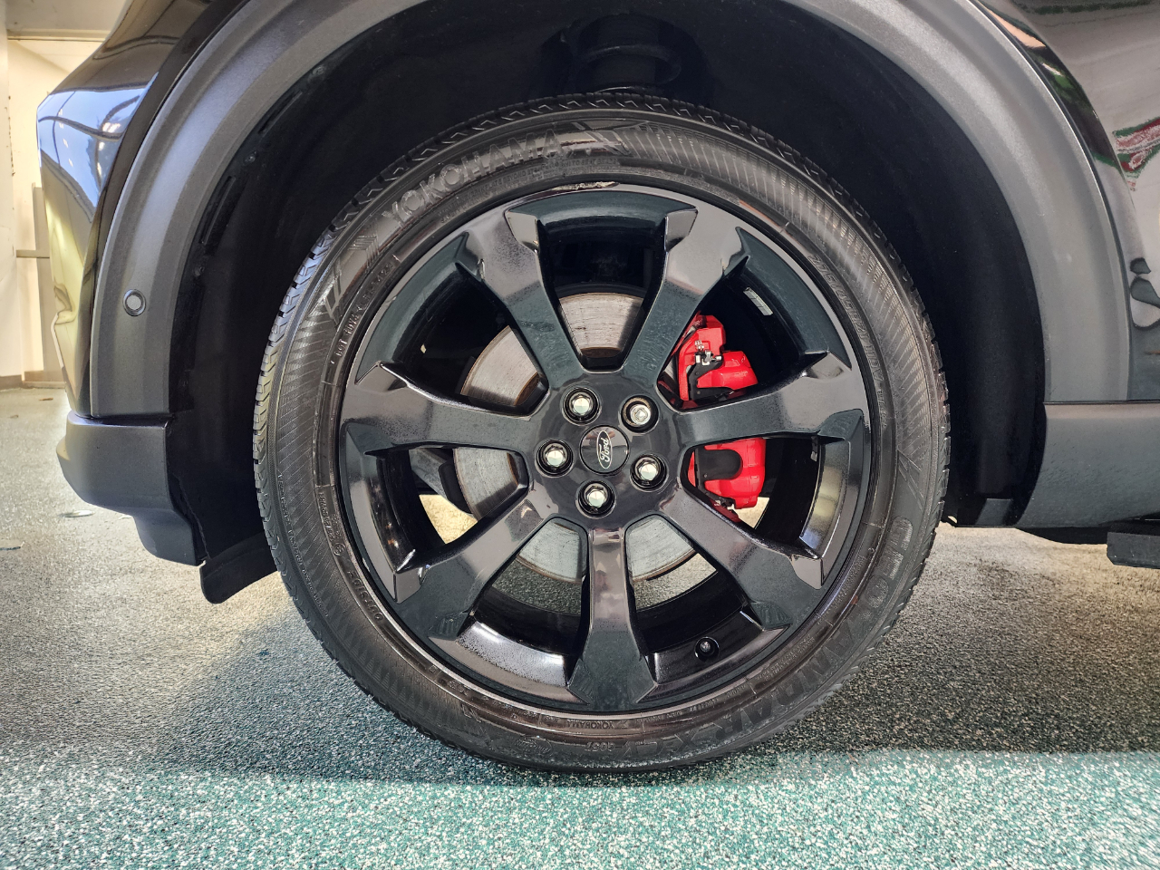 2020 Ford Explorer ST photo 12
