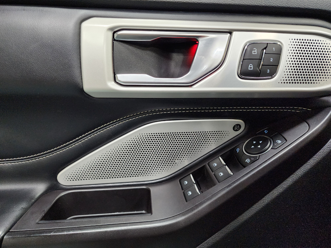 2020 Ford Explorer ST photo 18