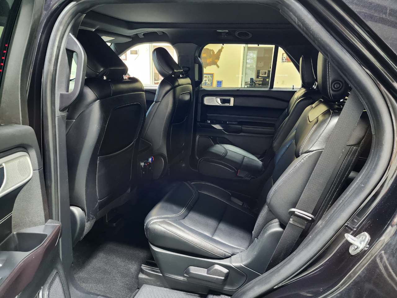 2020 Ford Explorer ST photo 19