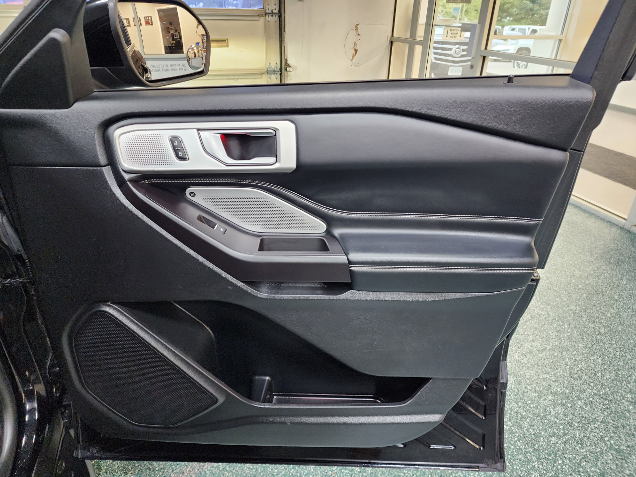 2020 Ford Explorer ST photo 32