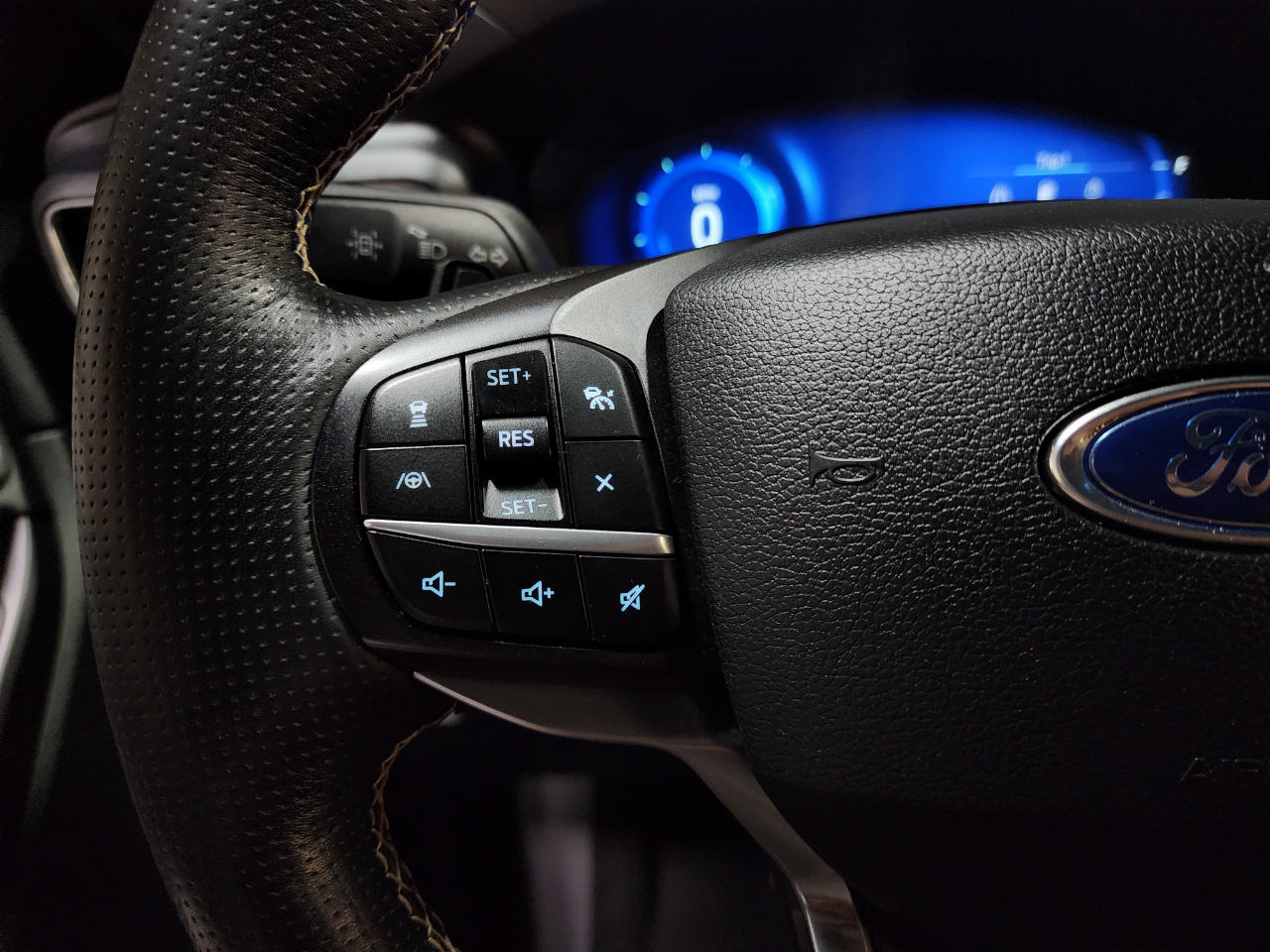 2020 Ford Explorer ST photo 34