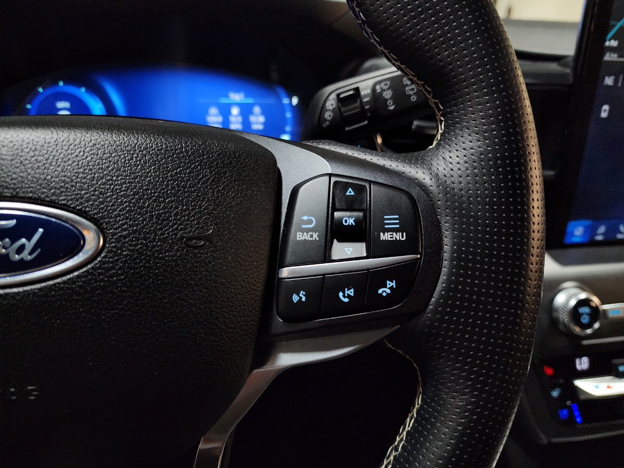 2020 Ford Explorer ST photo 35