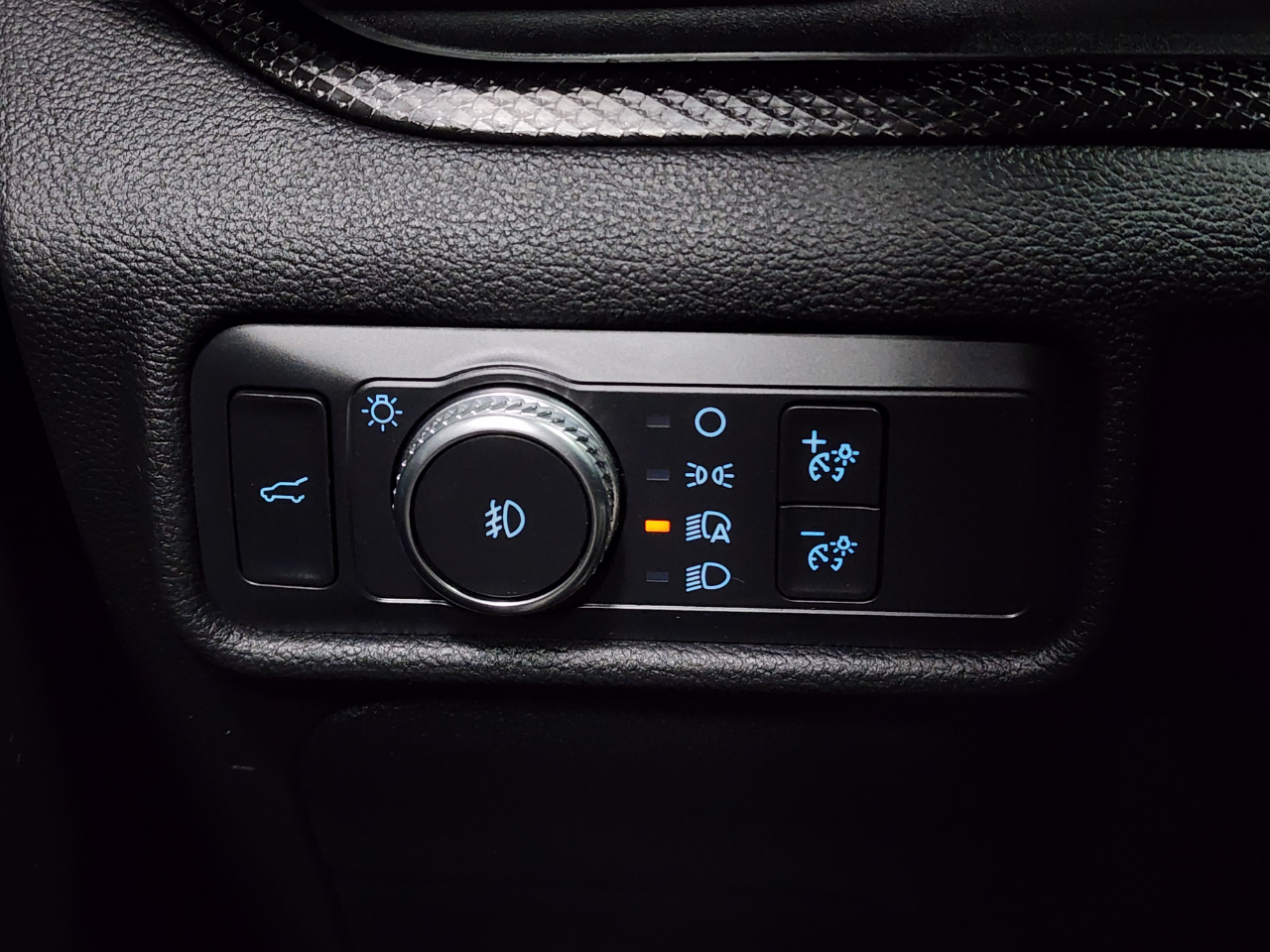 2020 Ford Explorer ST photo 44