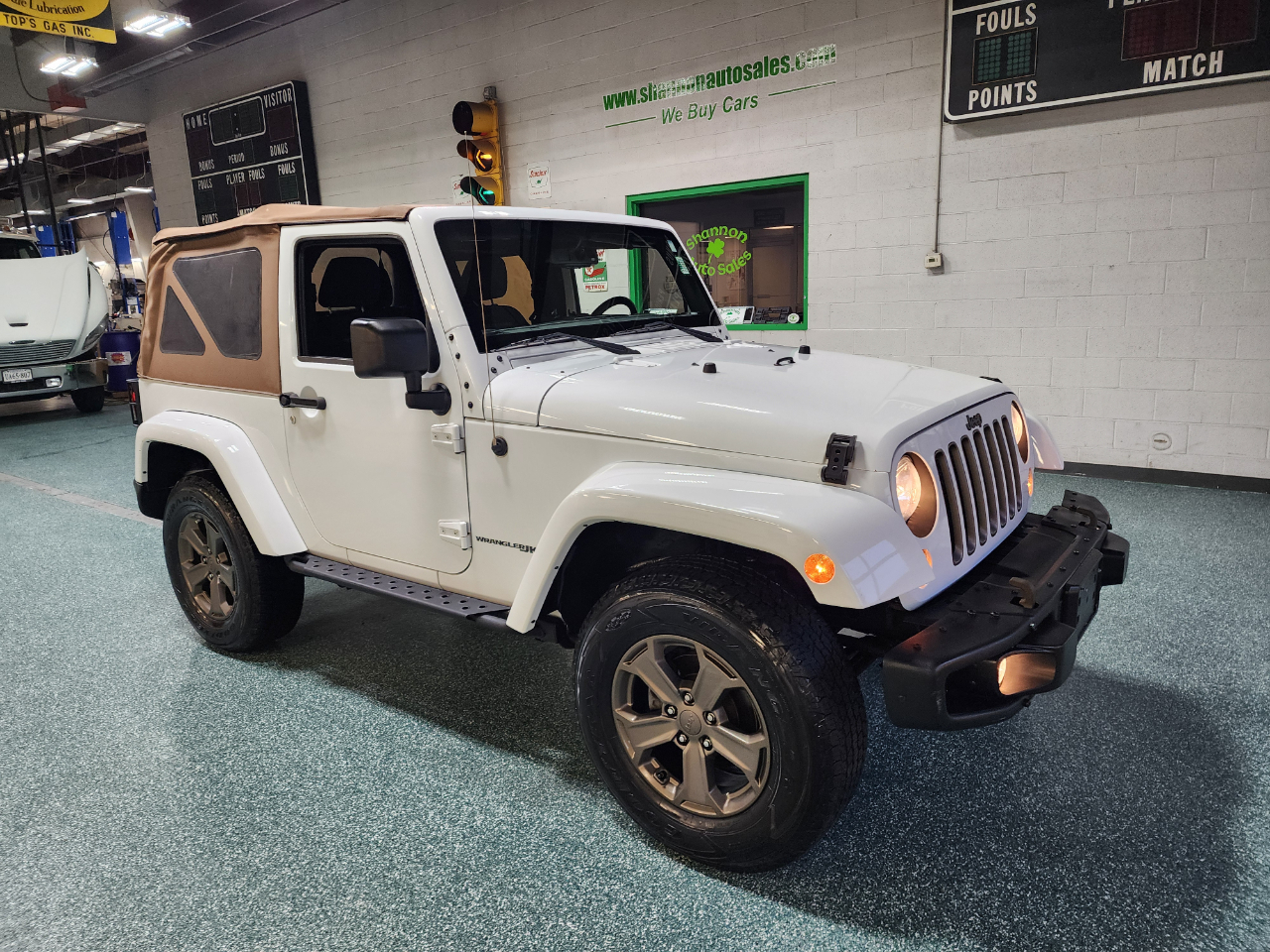 2018 Jeep Wrangler Golden Eagle photo 4