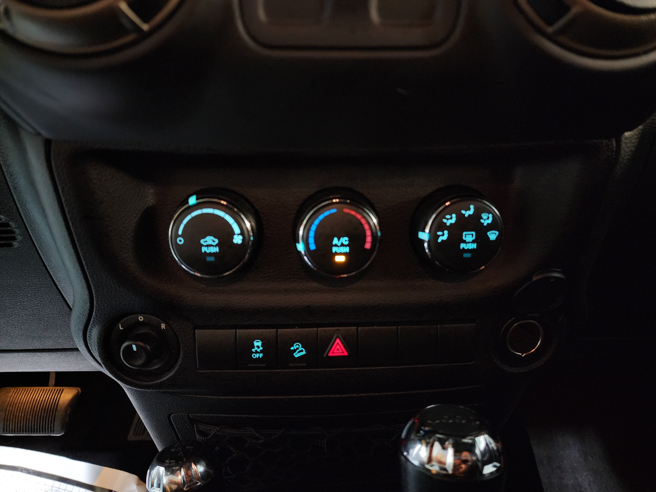 2018 Jeep Wrangler Golden Eagle photo 26