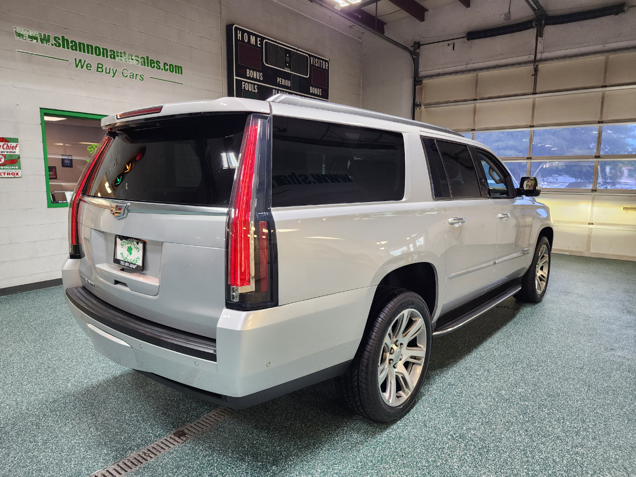 2019 Cadillac Escalade ESV Luxury photo 6