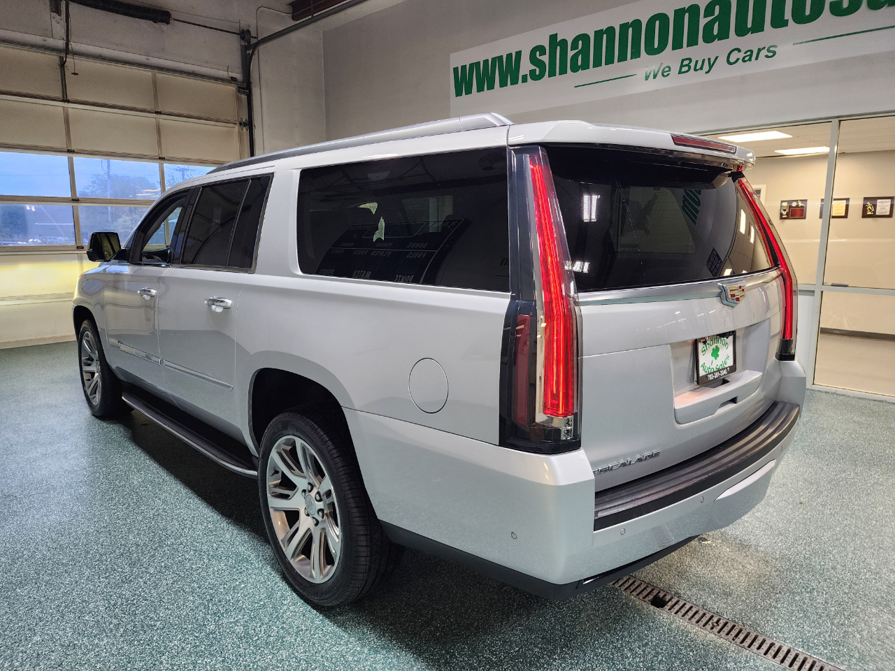 2019 Cadillac Escalade ESV Luxury photo 9