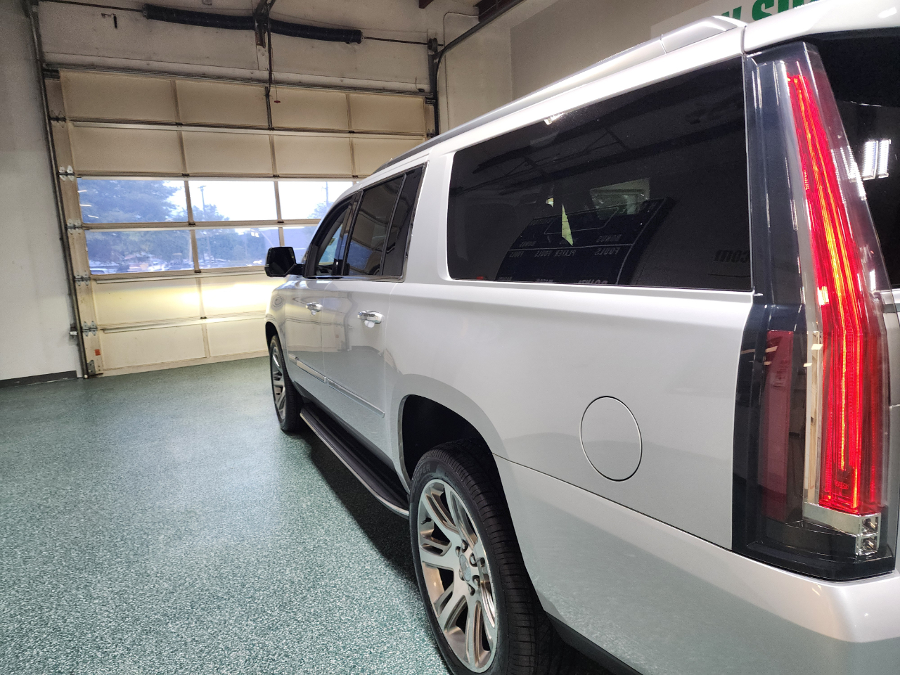 2019 Cadillac Escalade ESV Luxury photo 10