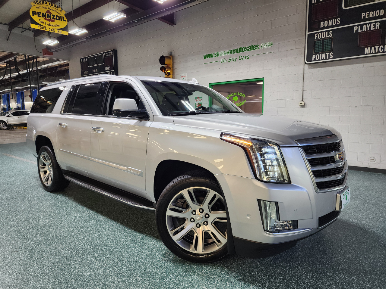 2019 Cadillac Escalade ESV Luxury photo 13