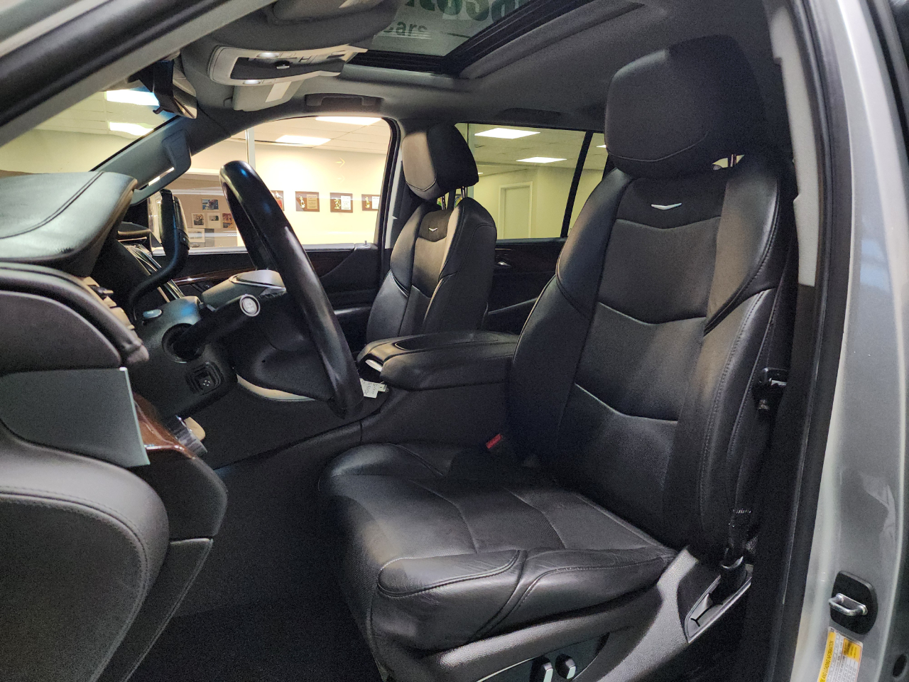 2019 Cadillac Escalade ESV Luxury photo 14