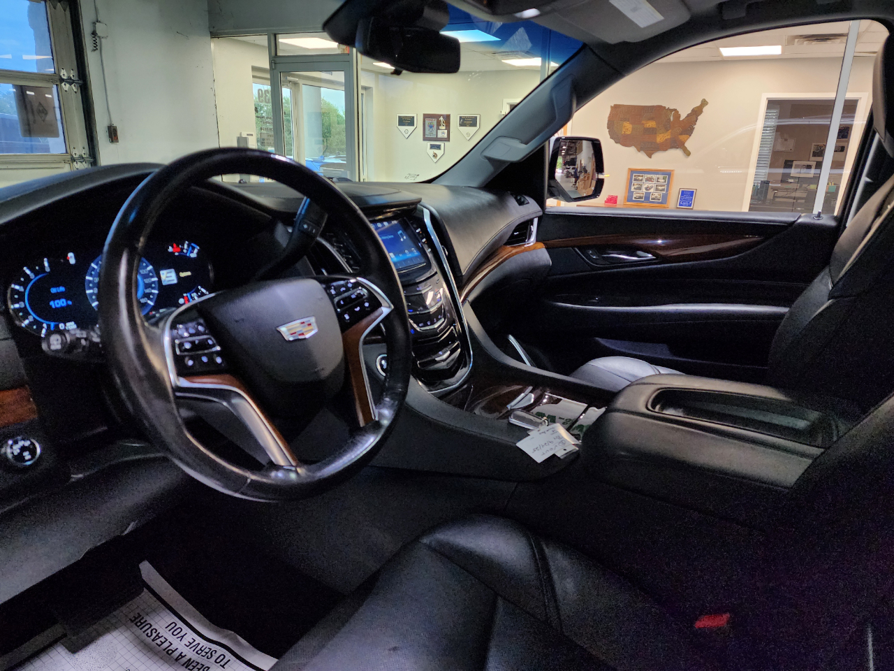 2019 Cadillac Escalade ESV Luxury photo 15