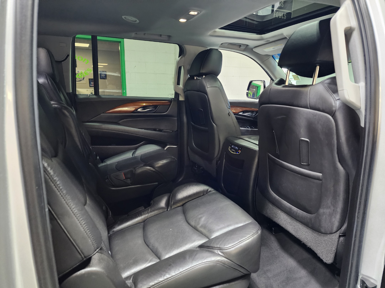 2019 Cadillac Escalade ESV Luxury photo 24