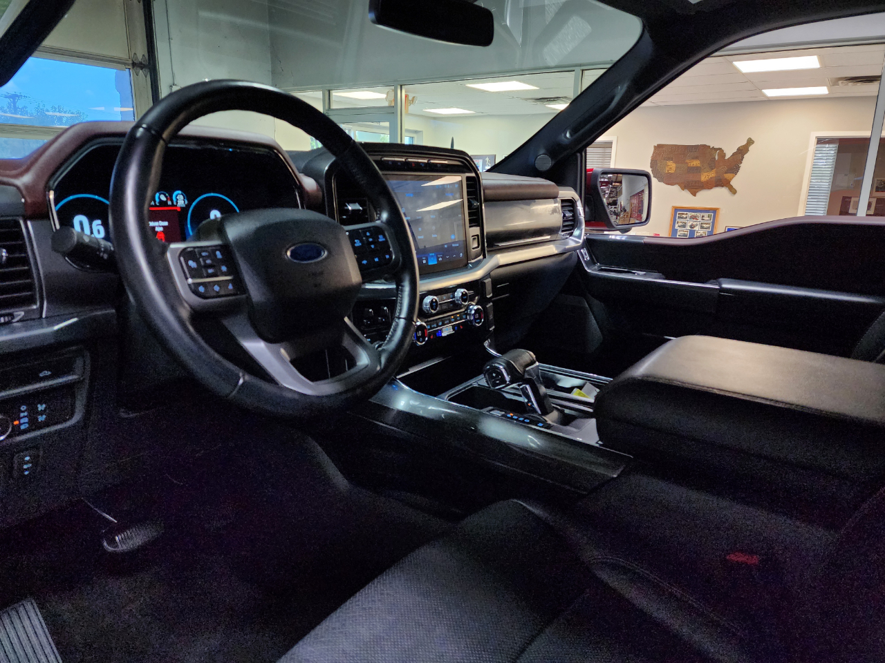 2021 Ford F-150 Lariat photo 16