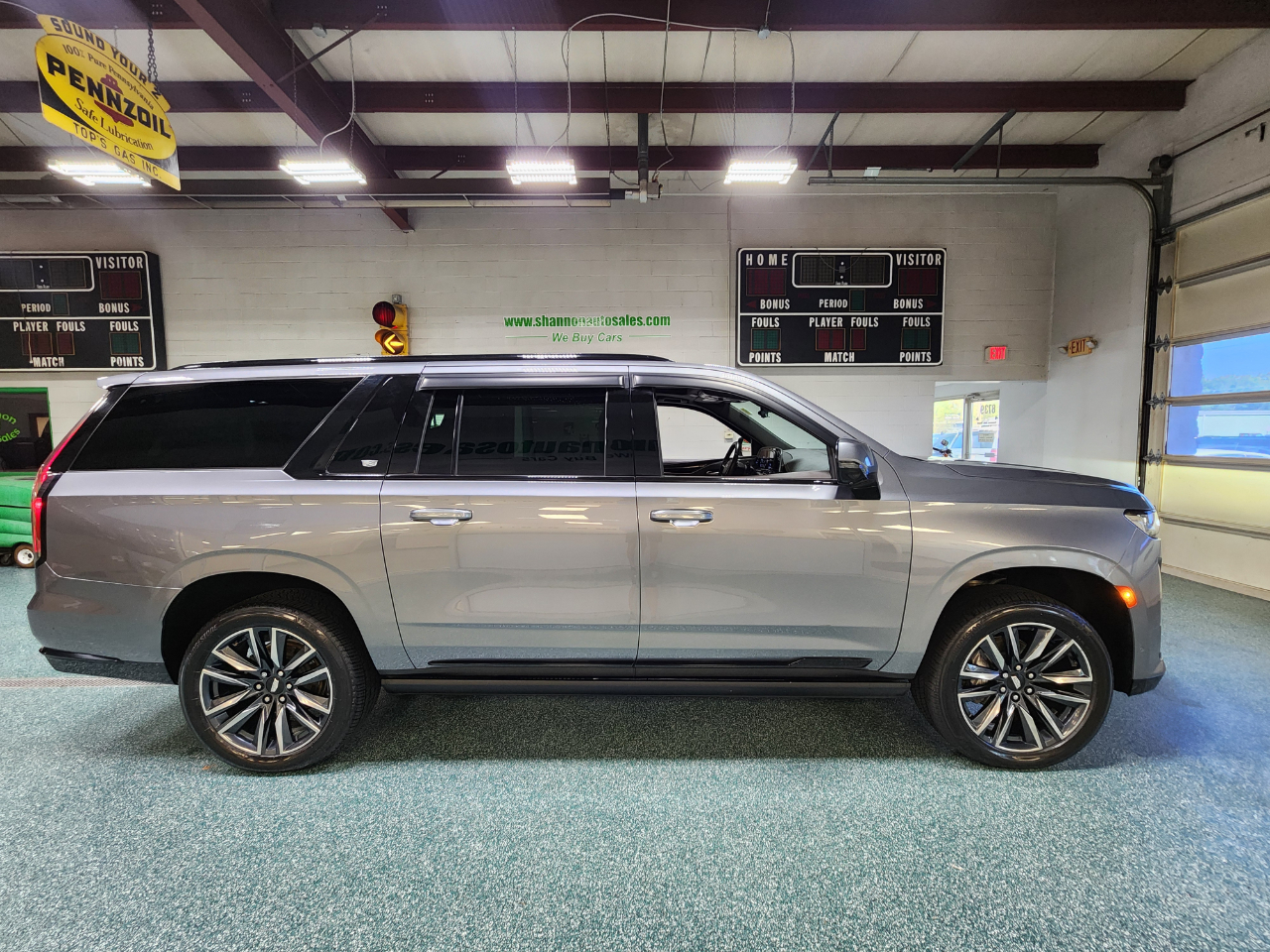2021 Cadillac Escalade ESV Sport photo 5