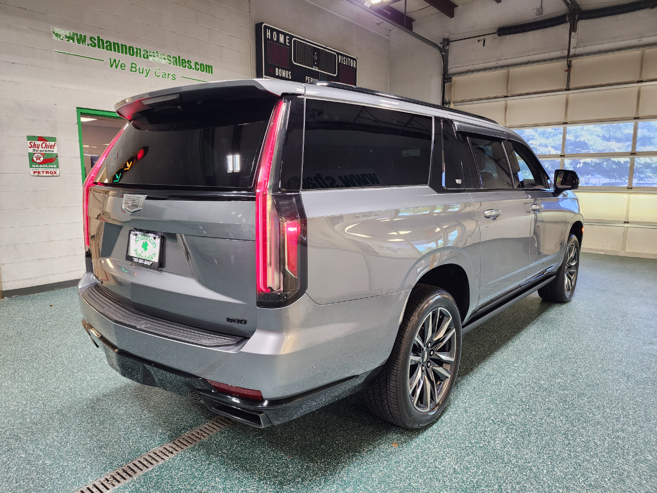 2021 Cadillac Escalade ESV Sport photo 6