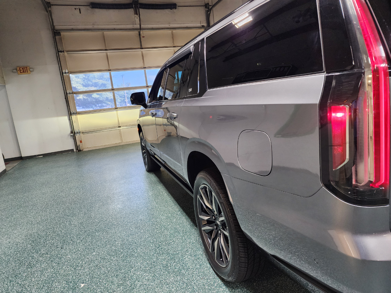 2021 Cadillac Escalade ESV Sport photo 10